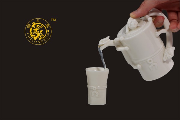 螭龍酒器1.jpg 螭龍酒器1.jpg